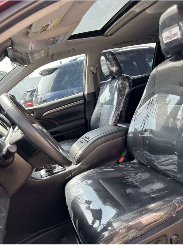 Thumbnail 3 of 2019 Toyota Highlander